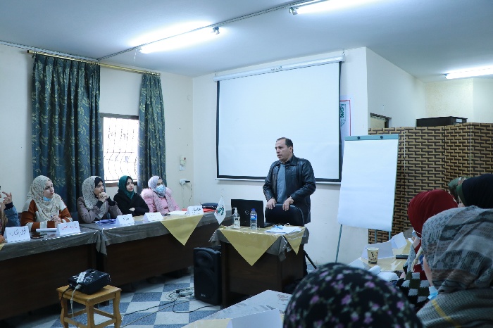 استضافت جمعية الدراسات النسوية التنموية الفلسطينية اليوم الدكتور عماد أبو رحمة